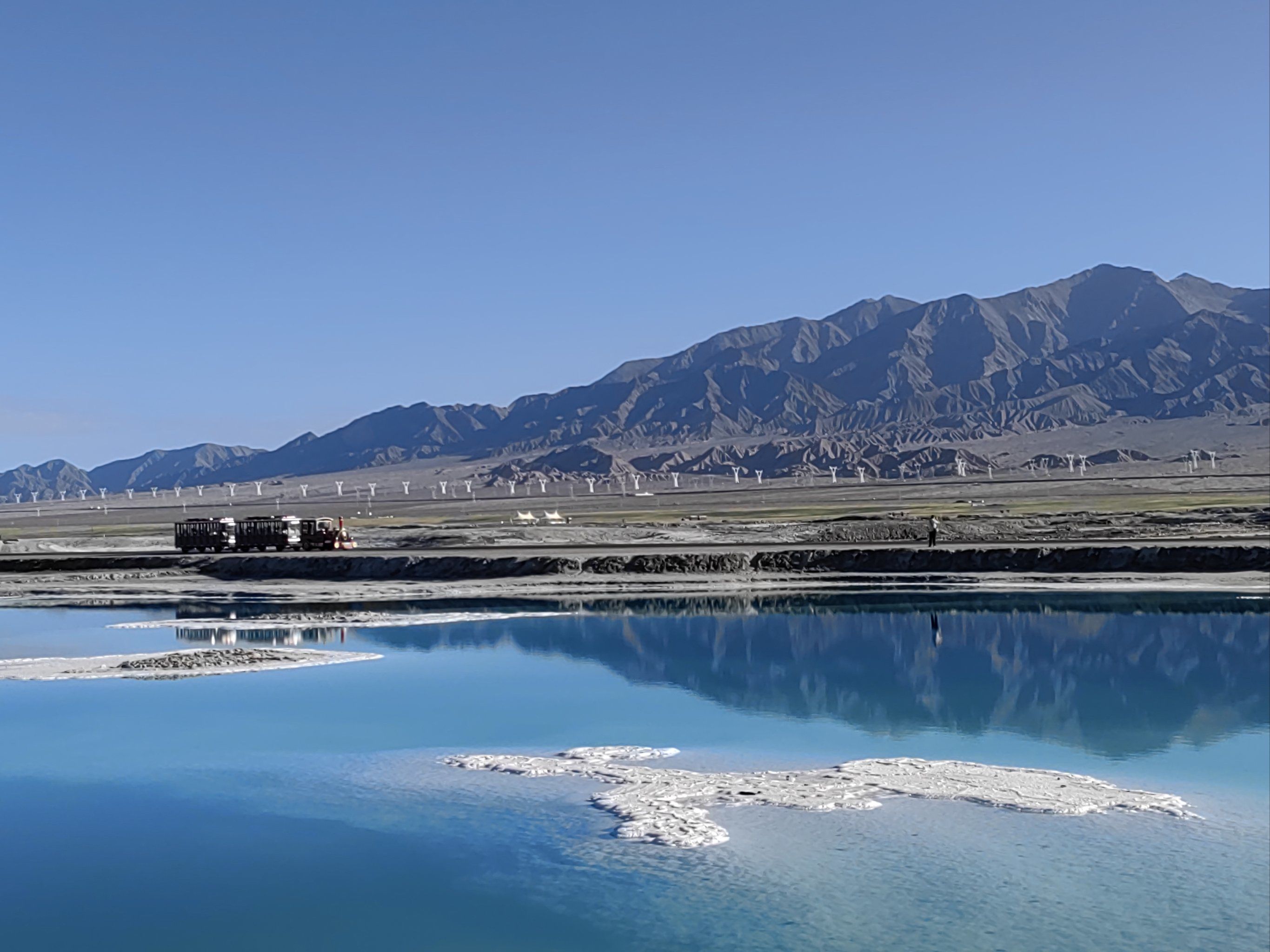 大柴旦翡翠湖,人间绝美蓝宝石