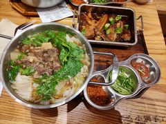 翘脚牛肉粉加手撕鸡套餐-小满手工粉(上海月星环球港店)