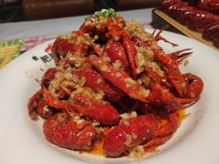 -肥肥虾庄·金牌油焖大虾(汉街SKP店)