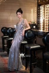 点击看大图 -艾拉·女王婚纱礼服馆