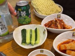 -喇喇排骨火锅·传统韩式脊骨汤(望京西园总店)