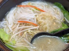 -灵芝妹子海鲜米线(香炉礁山姆店)