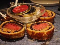 惠灵顿牛排-弦月窗LUNETTE BY AMANDA(复兴路店)