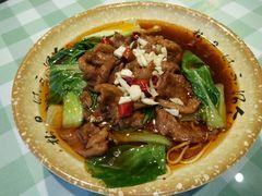 新派水煮肉片面-苓记南京鸭血粉丝.皮肚面(县东巷店)