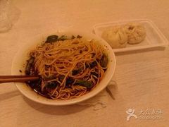 -黎氏老太婆小面馆(临华大厦店)