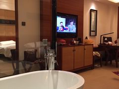 -三亚湾海居铂尔曼度假酒店