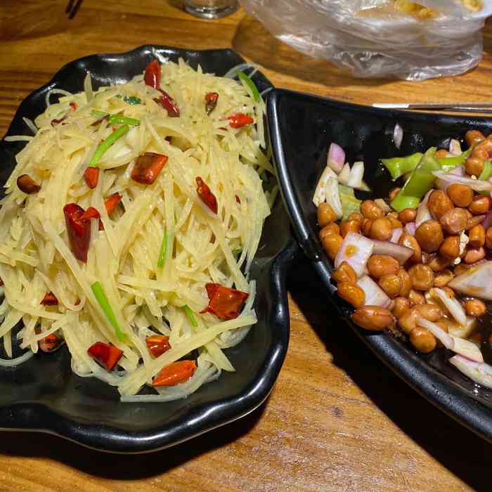 哈尔滨小串(胶南总店)-"[白眼]新装修后,[傲慢]还是第头一次来.