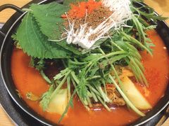 土豆排骨火锅-喇喇排骨火锅·传统韩式脊骨汤(望京西园总店)