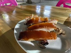 -黄记四更烤乳猪店