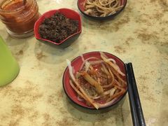 -丽虹云南过桥米线(兴工街店)