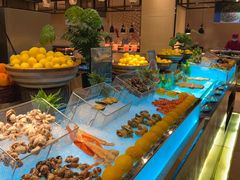 -广州万富希尔顿酒店·感趣自助餐厅·金秋蟹宴生蚝海鲜刺身烧烤