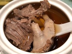 松茸菌炖老鸡汤-酿名斋