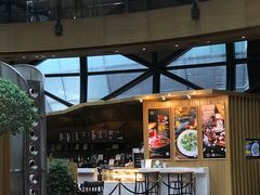 -上海滴水湖皇冠假日酒店