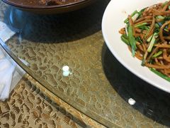 -老码头黑皮肘子锅包肉(赣水路店)