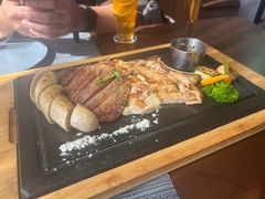 -卡普里披萨·牛扒·下午茶