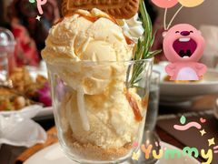 -Chom Cafe and Restaurant