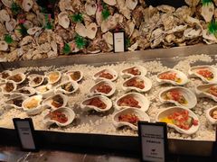 -广州万富希尔顿酒店·感趣自助餐厅·金秋蟹宴生蚝海鲜刺身烧烤