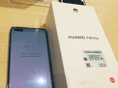 -华为授权体验店(中山公园来福士)