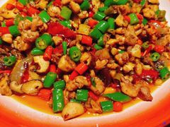 芋儿肥肠鸡-泥糊破店小酒馆·团建聚餐(南京西路店)