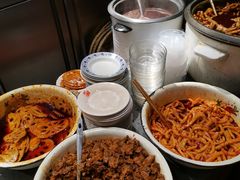 -爆炸头阿姨小四川正宗川味小吃(无任何分店)