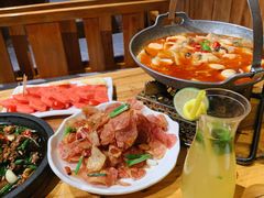 -老滇山寨•云南特色菜•地方菜•民族风情歌舞表演(金碧店)