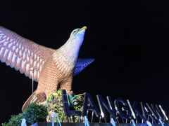 -巨鹰广场