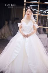 -Lady  Jane高端婚纱礼服馆