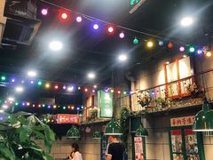 大堂-超越炭火牛蛙火锅鸡(河东店)