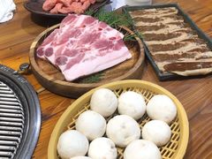 -草家酱蟹炭火烤肉店(珲春南路一店)