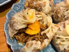 蛋黄芝士纸皮烧麦-鑫震源·苏式大虾生煎(山塘街店)