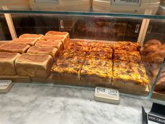 -HOT CRUSH趁热集合·现烤面包(环球港店)