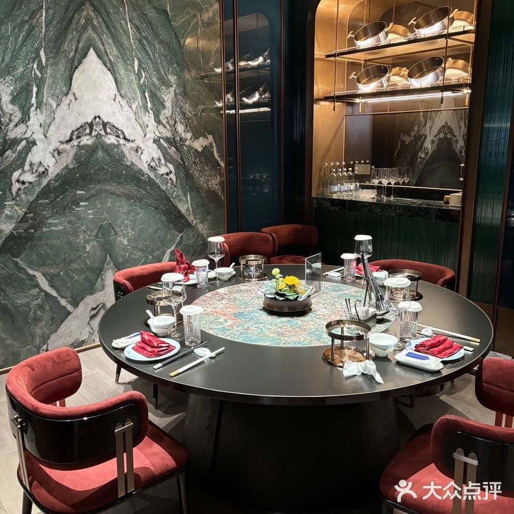 这家海鲜火锅太嗲啦！