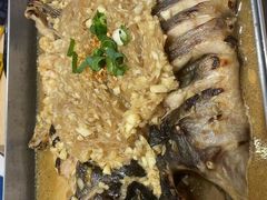 油爆蒜蓉粉丝烤鱼-鱼酷活鱼烤鱼(沈阳大悦城店)