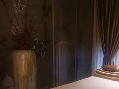 -莱蔻·圣灸堂·推拿艾灸(天山店)