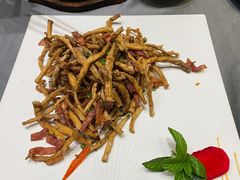 茶树菇炒培根-魏公馆(昆太路店)