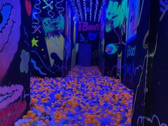 -爱蹦iBOON蹦床运动馆(江汉店)