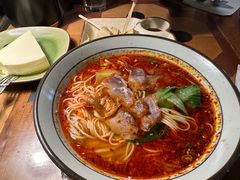 酸辣面-源一咖啡馆(麒麟巷步行街店)