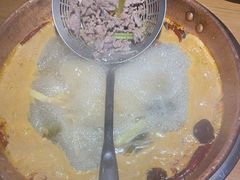 -洱火云南酸菜牛肉火锅(石景山当代商城店)