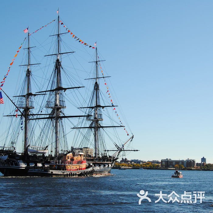 美国海军宪法号风帆训练舰