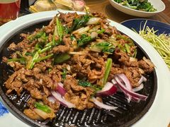 卢员外烤羊肉-壹零捌道·北京烤鸭(车公庄店)