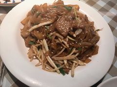 招牌干炒牛河-新大咀港式茶餐厅(宝山万达店)