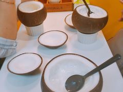 -志龙皇冠吃货椰子铺