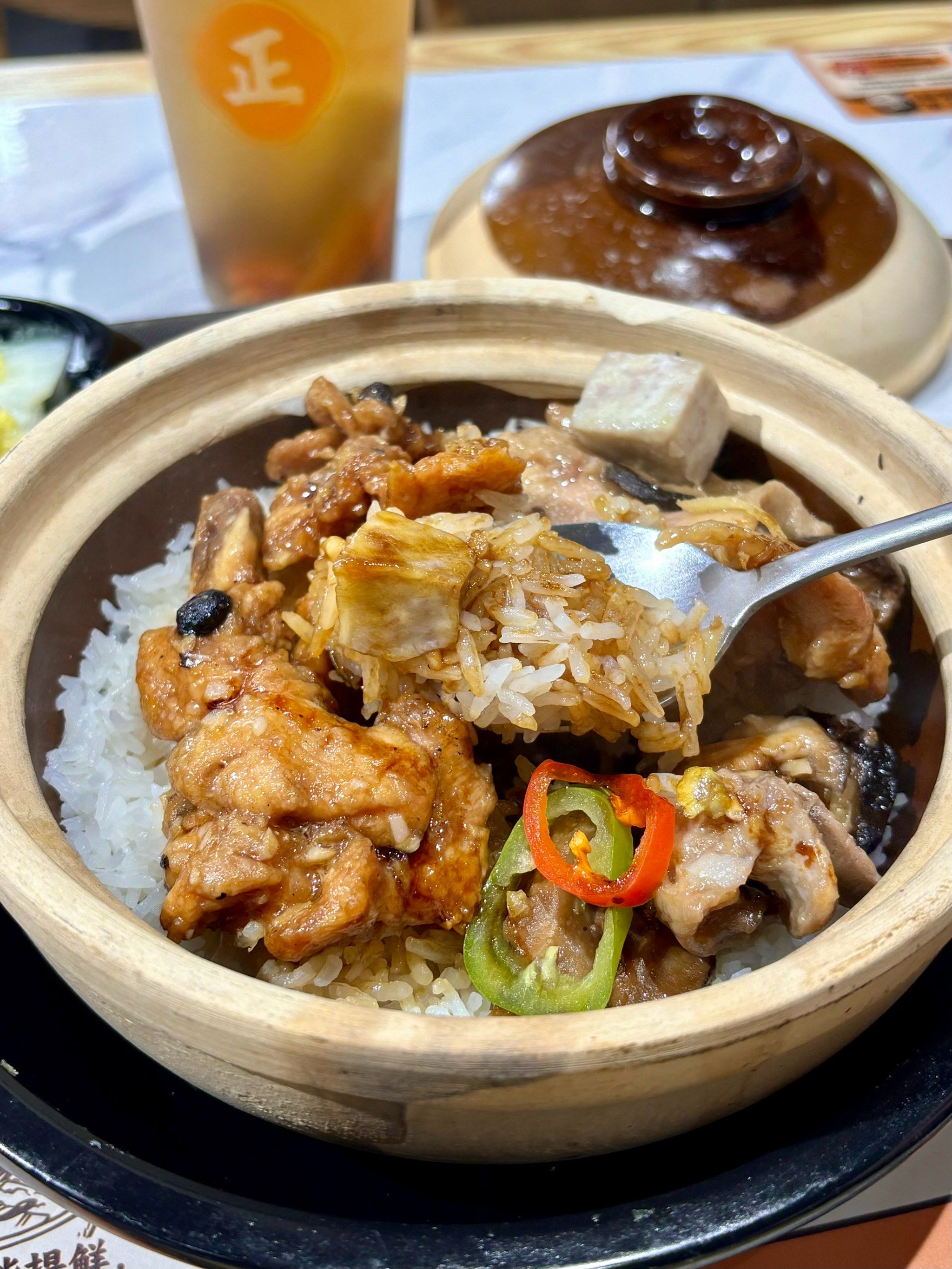 深圳打工人下班都爱吃的煲仔饭!
