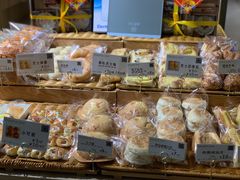 -顶东面包花园·生日蛋糕(世博店)