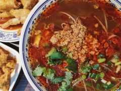 -爆炸头阿姨小四川正宗川味小吃(无任何分店)