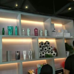 -PE SALON