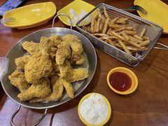 -BHC炸鸡(明洞总店)