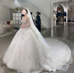 -艾米丽婚纱礼服
