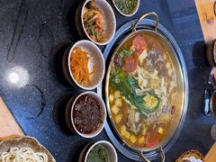 -顶顶汤火牛排火锅·经典铜锅涮肉