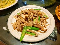 -土砂锅生态山庄·非遗砂锅雅鱼